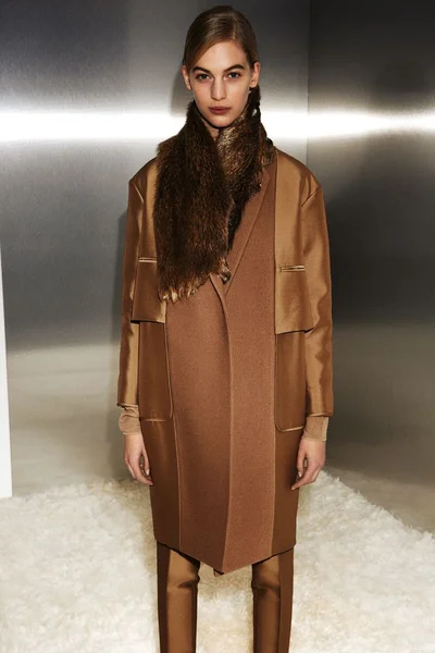 Look 12
